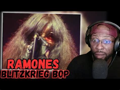  Blitzkrieg Bop: Ramonesin raivoisa hymni punk-rockin synnystä